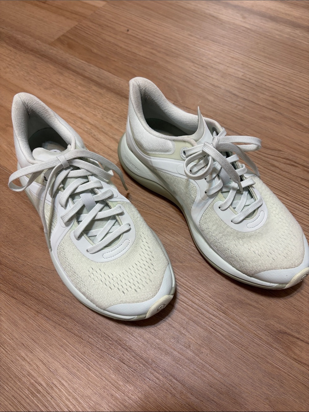 Lululemon Chargefeel Workout Low Shoes Women’s 6.5 White Training Sneakers - Picture 2 of 6